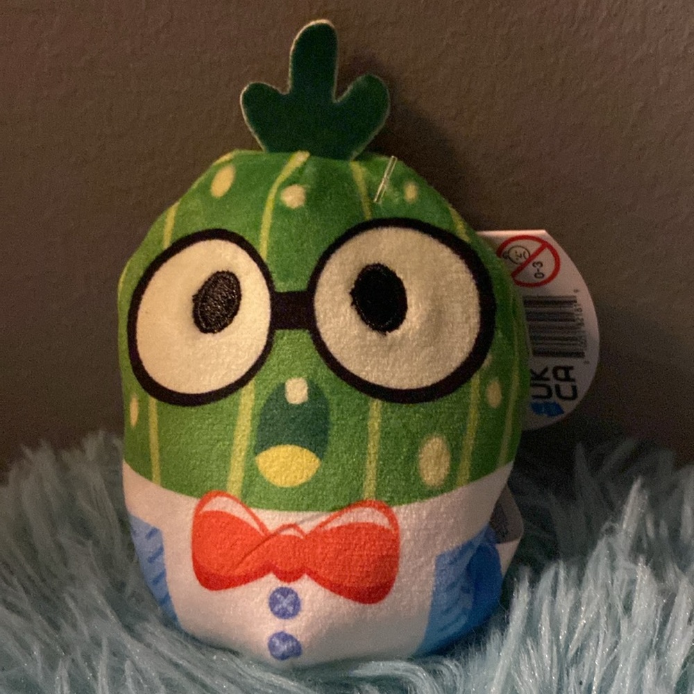 BRAND NEW STUFF ANIMAL CATS VS PICKLES! NWT! SMOKE FREE HOME! - Picture 3 of 4